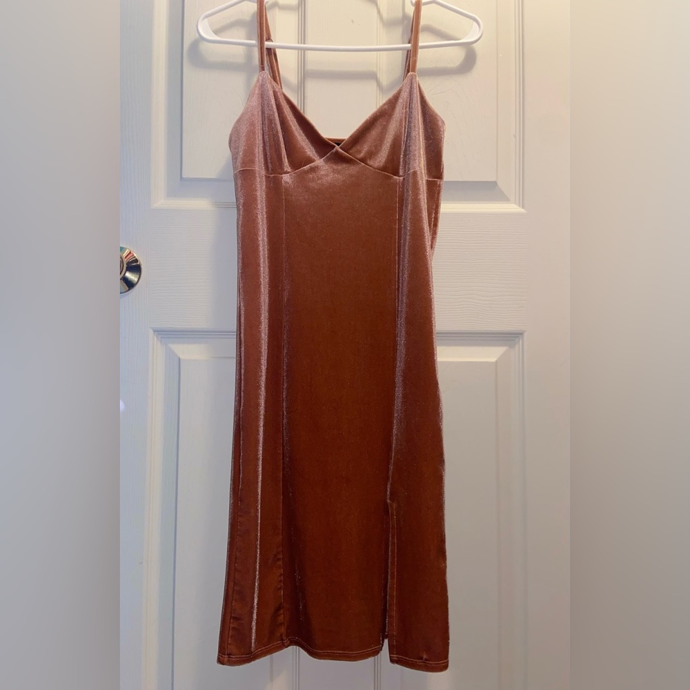 Forever 21 Strappy Velvet Dress in Rose Gold